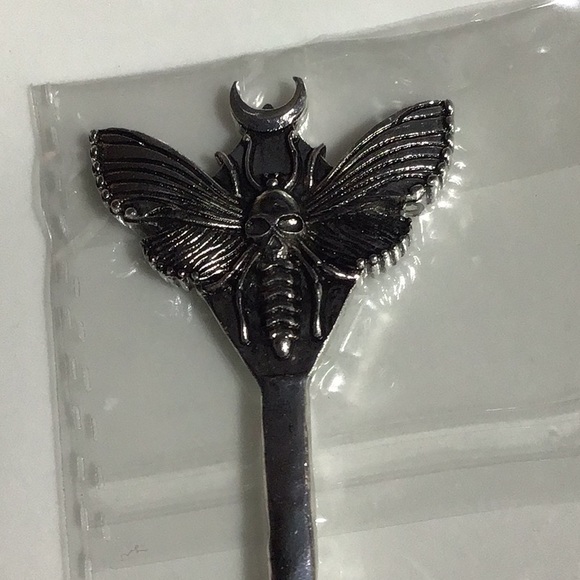 Death’s Head Moth Hair Stick Pin Silver Tone - Picture 6 of 6